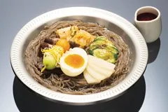 銀盤冷麺